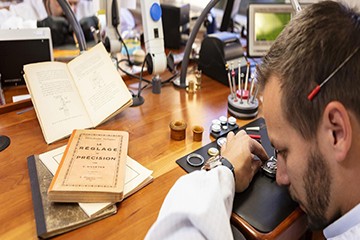 福州江诗丹顿表官方售后保养服务